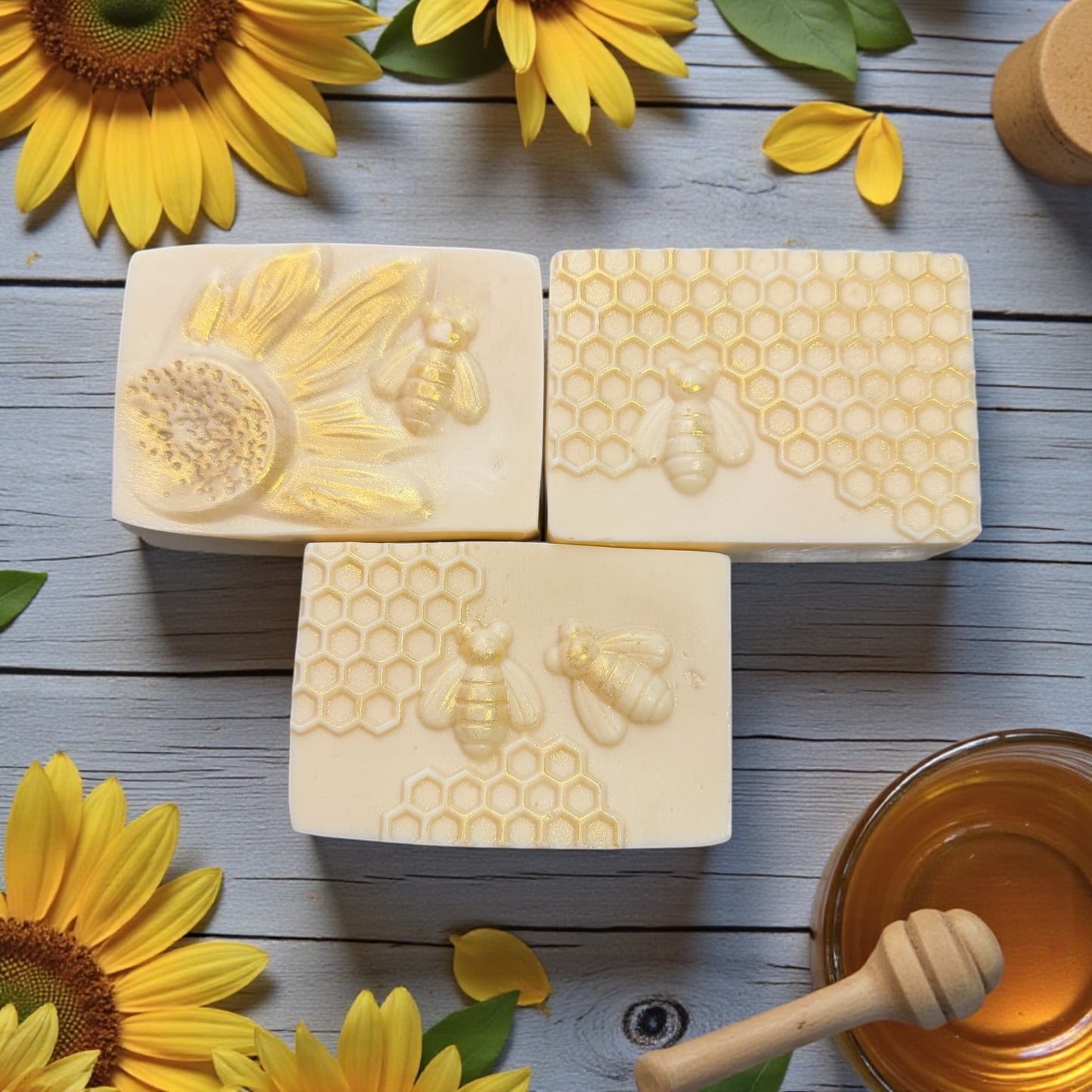 Golden Oats & Honey Goat’s Milk Soap Bar w Real Honey and Oats