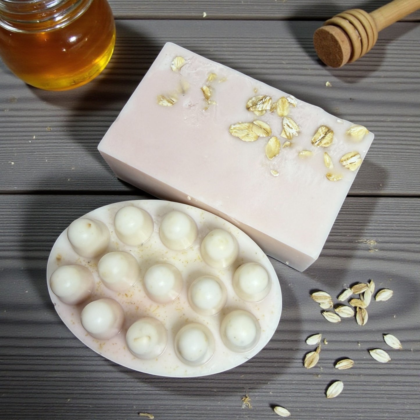 6.5 oz Goats & Oats Honey Soap Bar Extra Large w Goats Milk Real Honey and Oats - Ultra Moisturizing and Calming