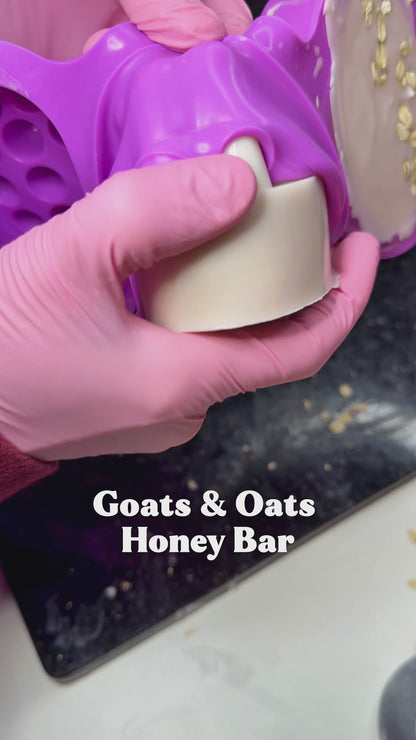 6.5 oz Goats & Oats Honey Soap Bar Extra Large w Goats Milk Real Honey and Oats - Ultra Moisturizing and Calming